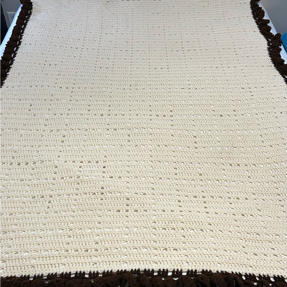 Handmade cream crochet blanket with a brown bobble stitch border - Picture 2 of 8